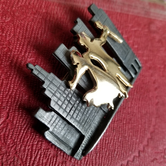 Relisted -Vintage couple in the city brooch Ultra silver gol - Picture 3 of 6